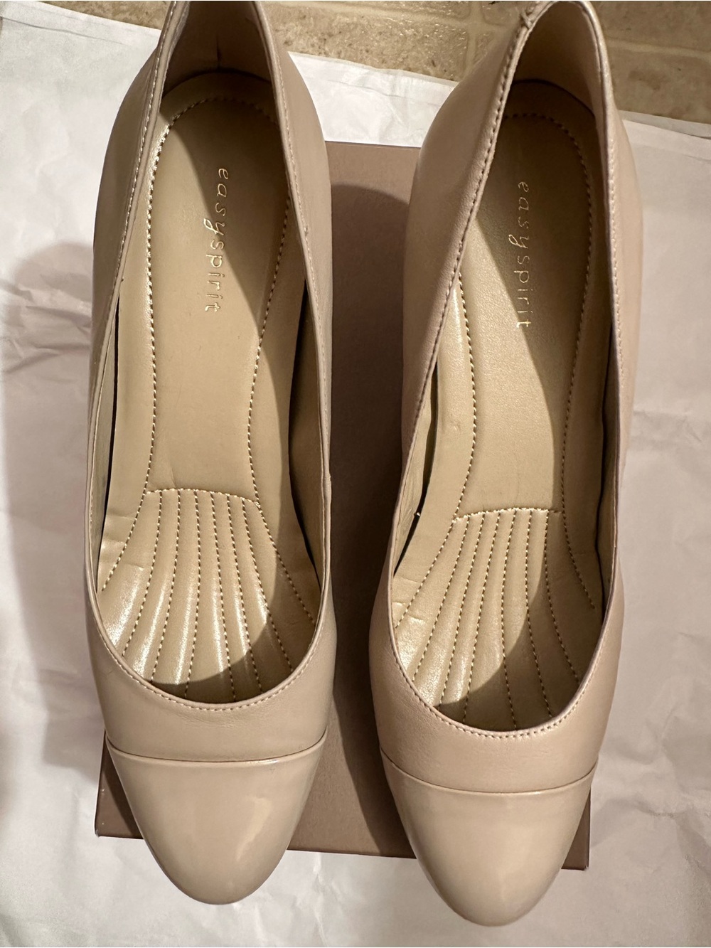NWT 11M Easy Spirit Beige/Nude Round-Toe Pump